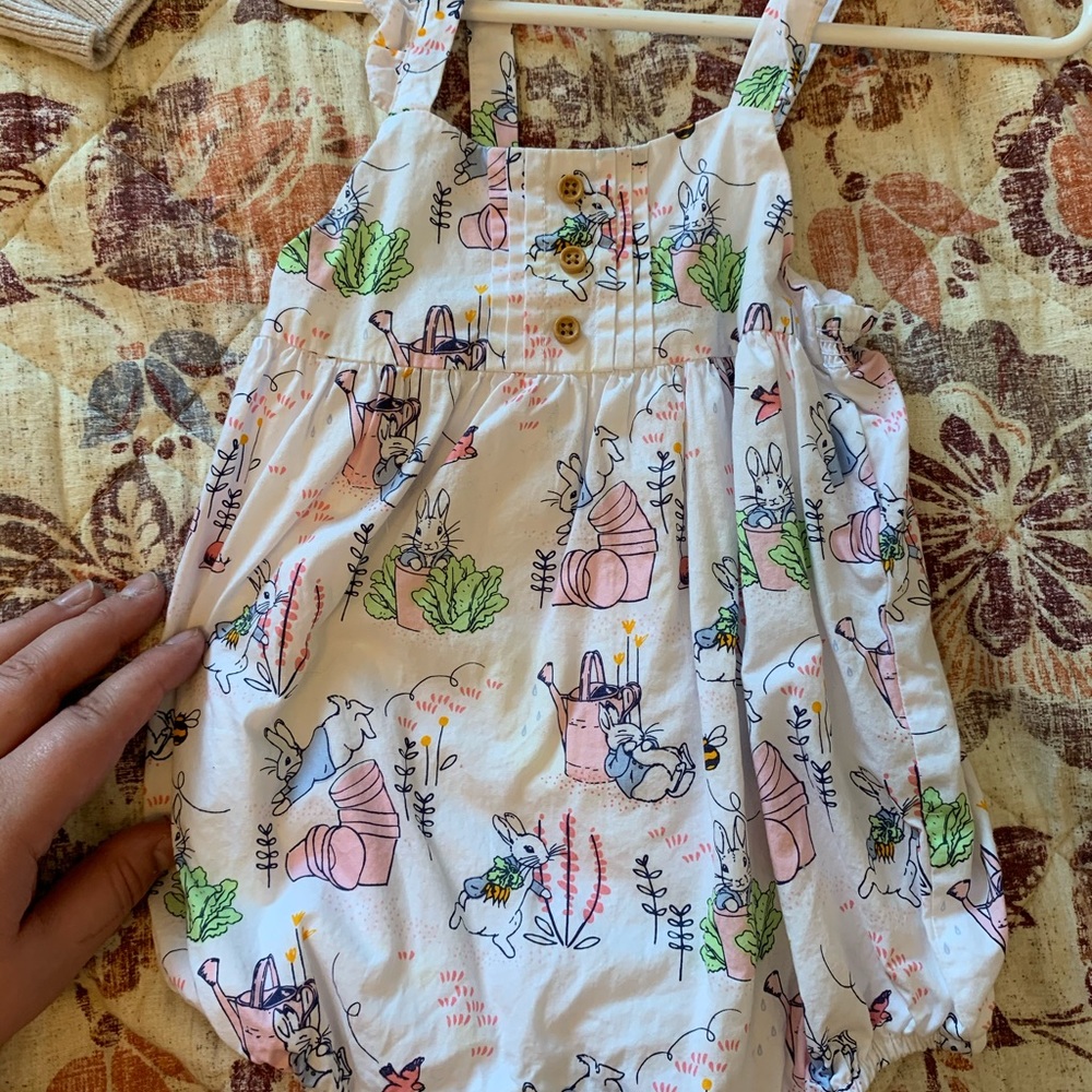 Gymboree Peter rabbit romper 12-18m